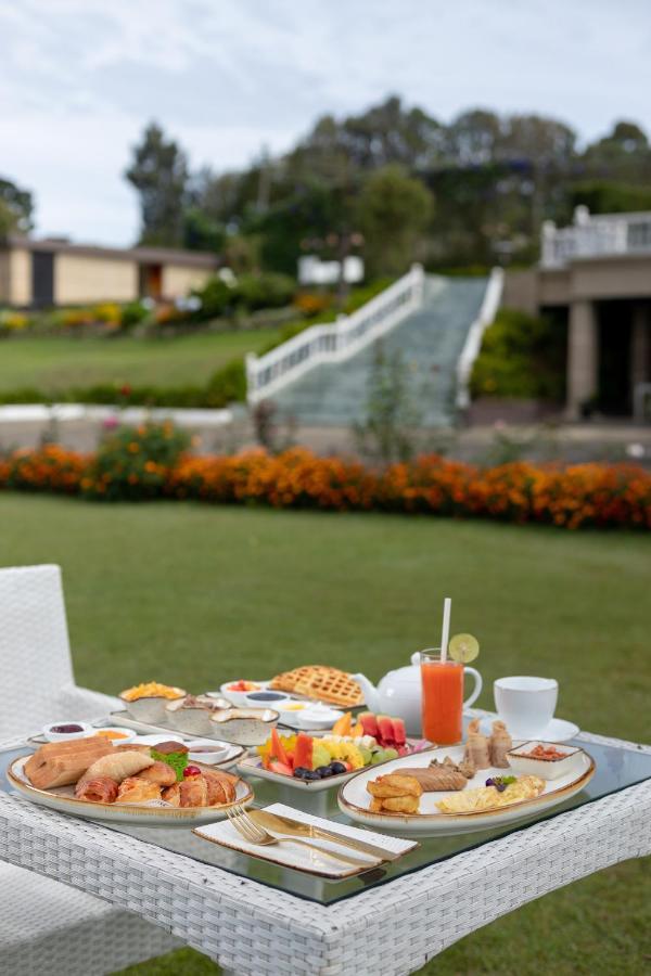 The Westbury Palace Hotel Nuwara Eliya Exterior foto